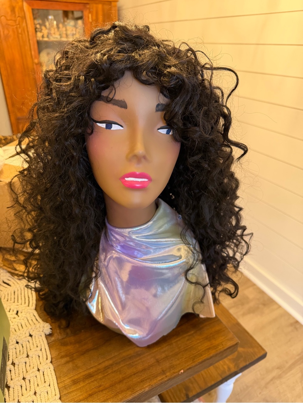 Frodio Curly Black Women’s Wig – Voluminous Natural-Look Curls